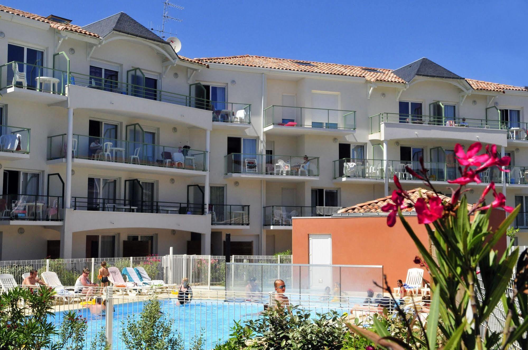 Vacancéole - Les Jardins de l'Amirauté Les Sables-dʼOlonne Exterior foto